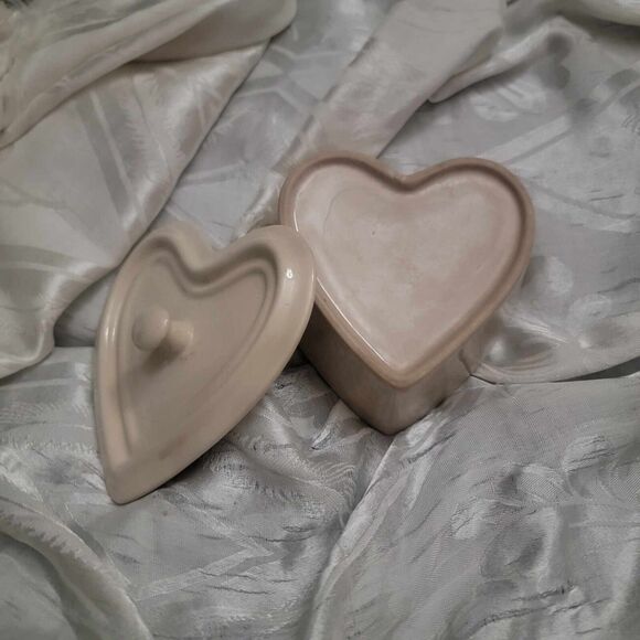 Heart Shaped Ceramic Container - Picture 3 of 3